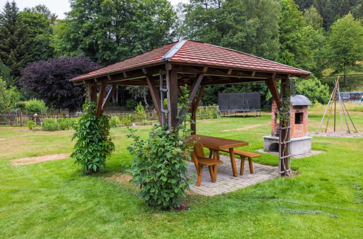 Come trasformare il tuo giardino con un gazebo in muratura: scopri i vantaggi dell'investimento!